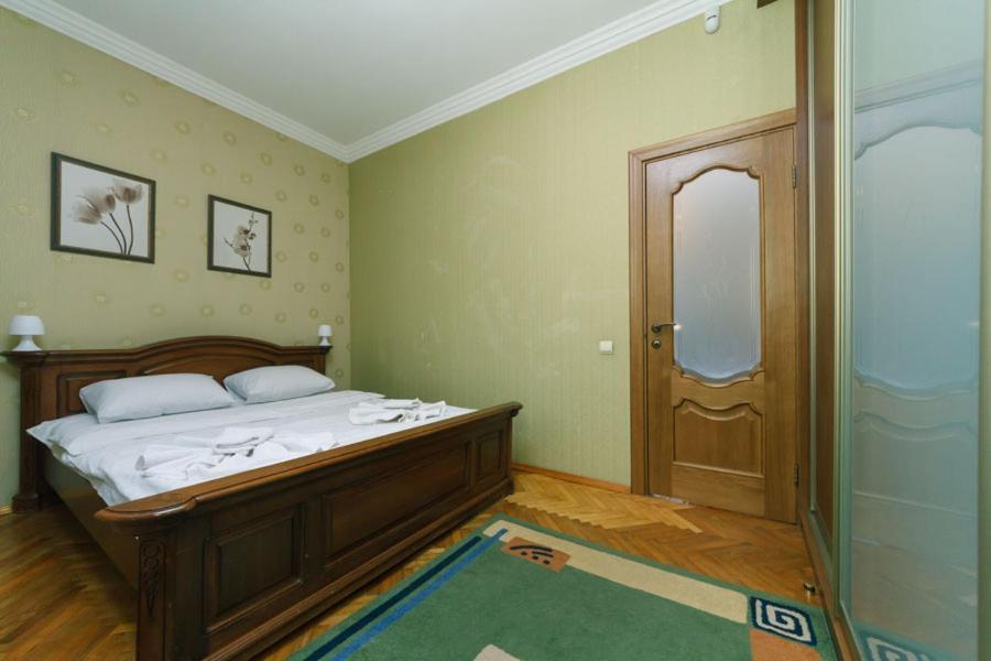 Three-Room Apartments At The Polytechnic Institute Kiev Eksteriør billede